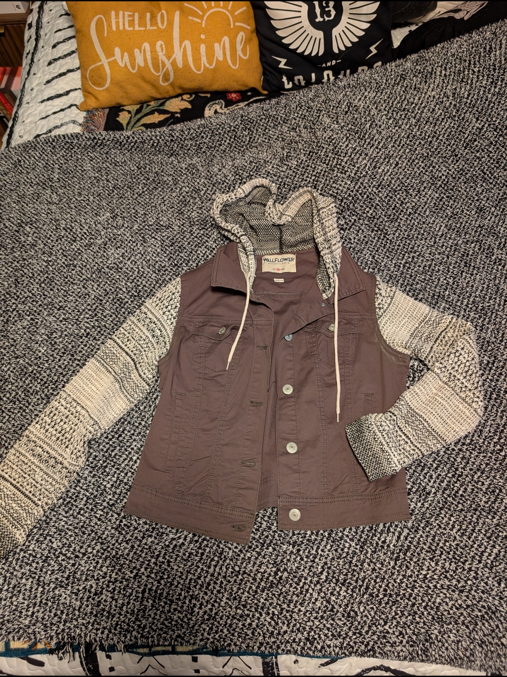 Wallflower Juniors' Army Green Hooded Trucker Jacket with Knit Sleeves